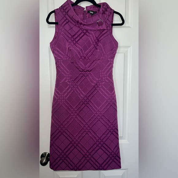 💜 Tahari Plum Jacquard Sheath Dress - Picture 2 of 6
